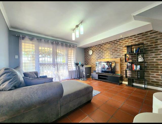 1 BEDROOM APARTMENT SOLD IN TOWNSEND ESTATE